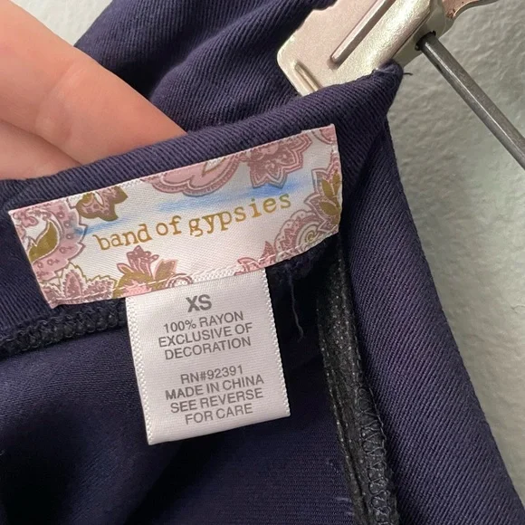 Band of Gypsies | Navy Flare Capri Culotte Pants - Picture 7 of 8